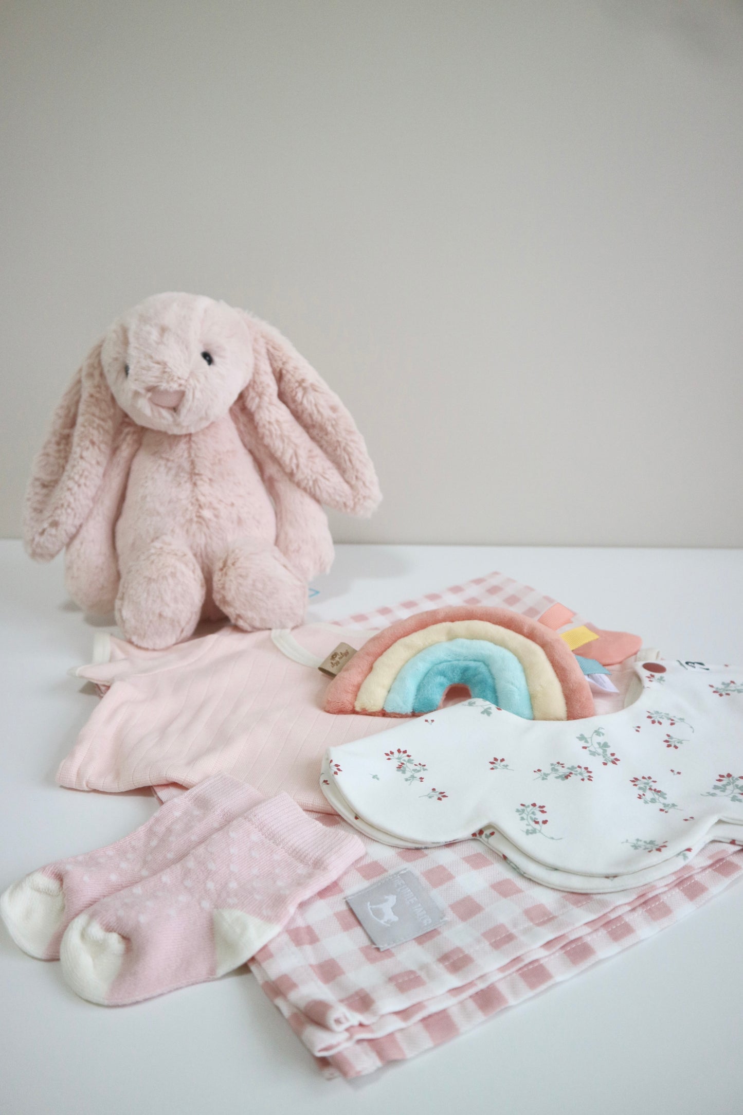 Jellycat粉紅兔仔雙層尿片蛋糕 Jellycat Bashful Pink Bunny Two-Tier Diaper Cake