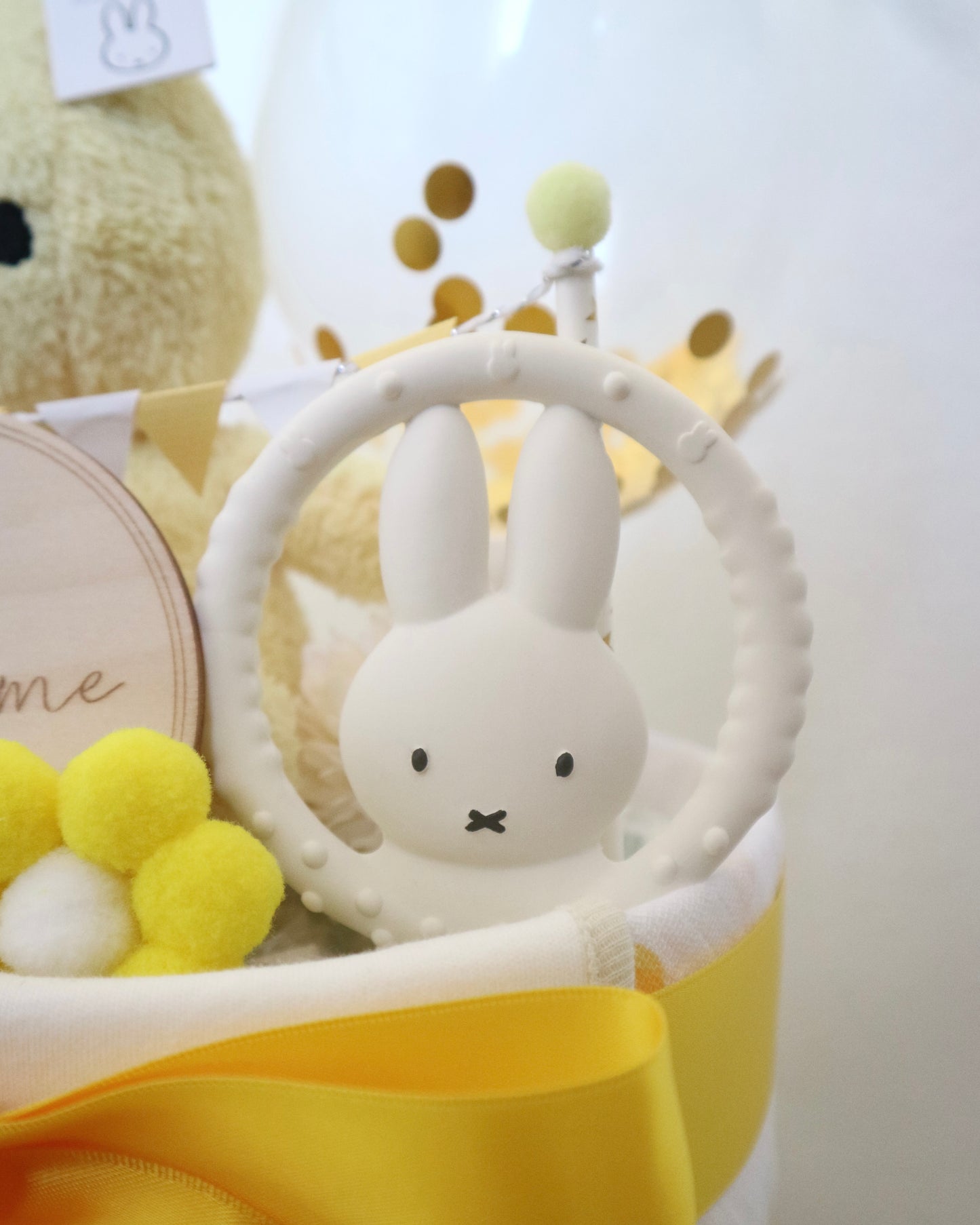 Miffy黃色單層尿片蛋糕 Yellow Miffy One-Tier Diaper Cake