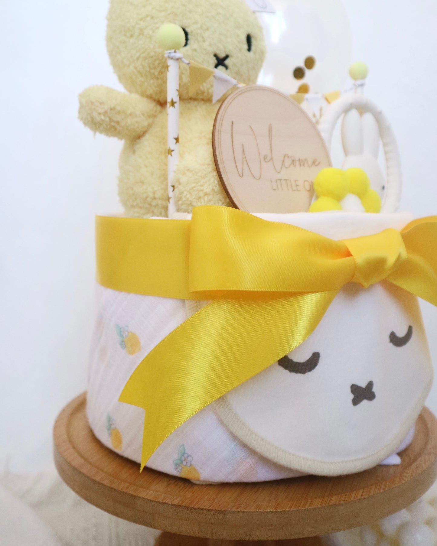 Miffy黃色單層尿片蛋糕 Yellow Miffy One-Tier Diaper Cake