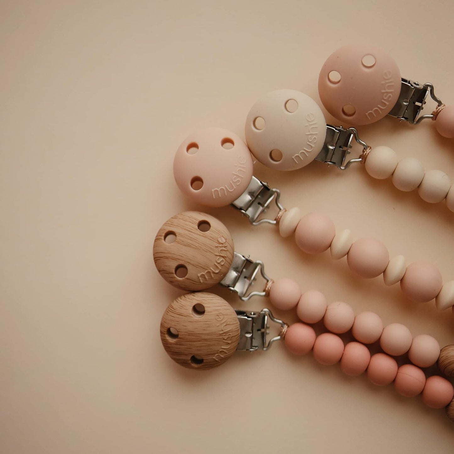 Mushie - 矽膠嬰兒奶嘴夾 Silicone Pacifier Clip | Hera (Blush)