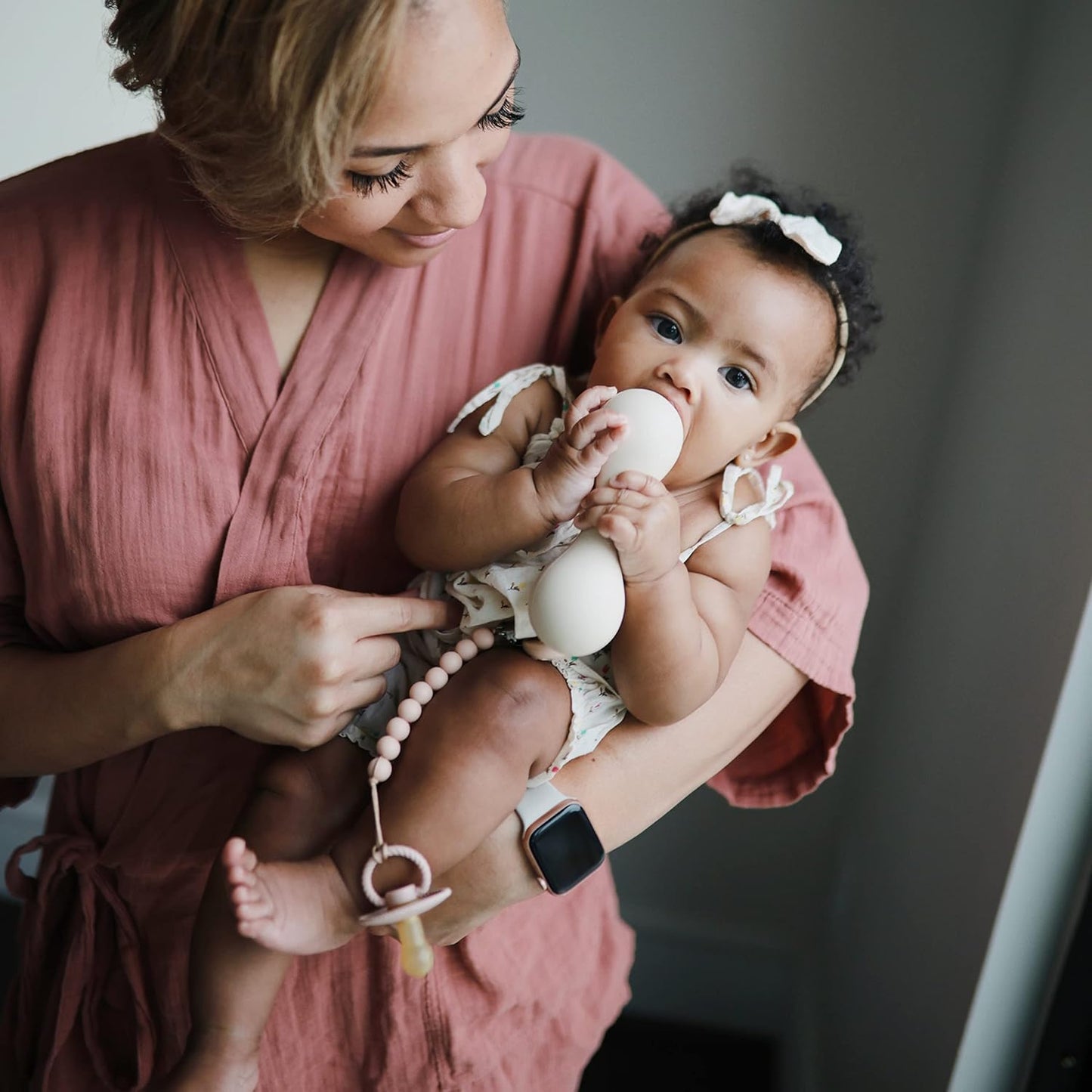 Mushie - 矽膠嬰兒奶嘴夾 Silicone Pacifier Clip | Hera (Blush)